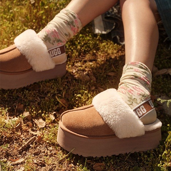 UGG® Funkette Suede Platform Clog