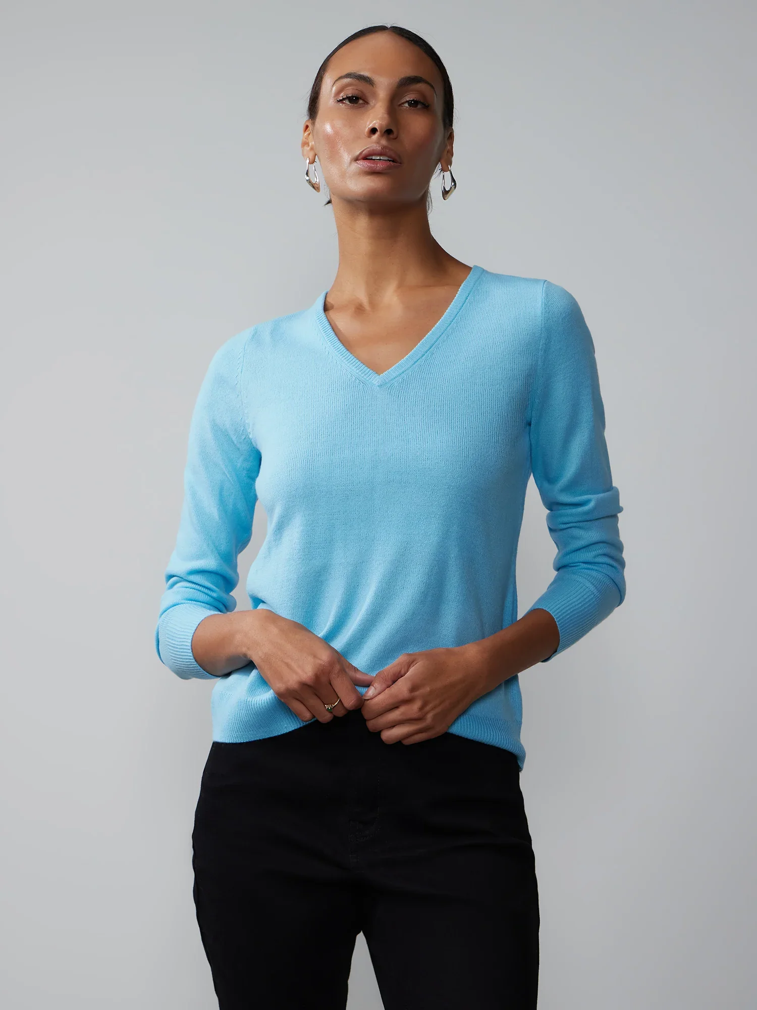 Long Sleeve V-Neck Pullover