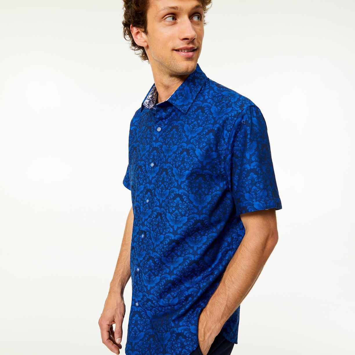 Robert Graham Up to 65% Off