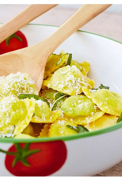 HOMEMADE RAVIOLI WITH SPRING PEAS, RICOTTA AND MINT
