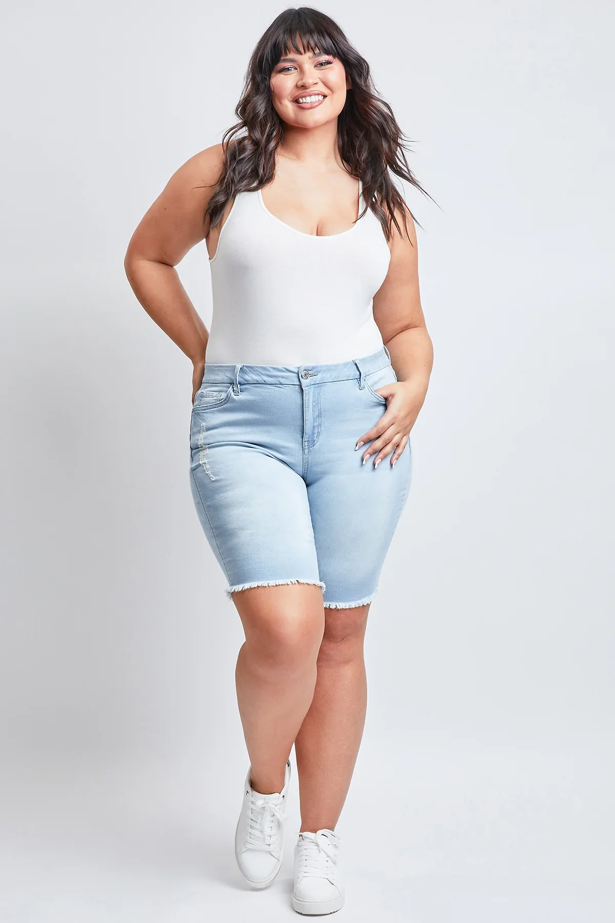 Image of Plus Size Women's Curvy Fit Bermuda Shorts With Fray-Sale