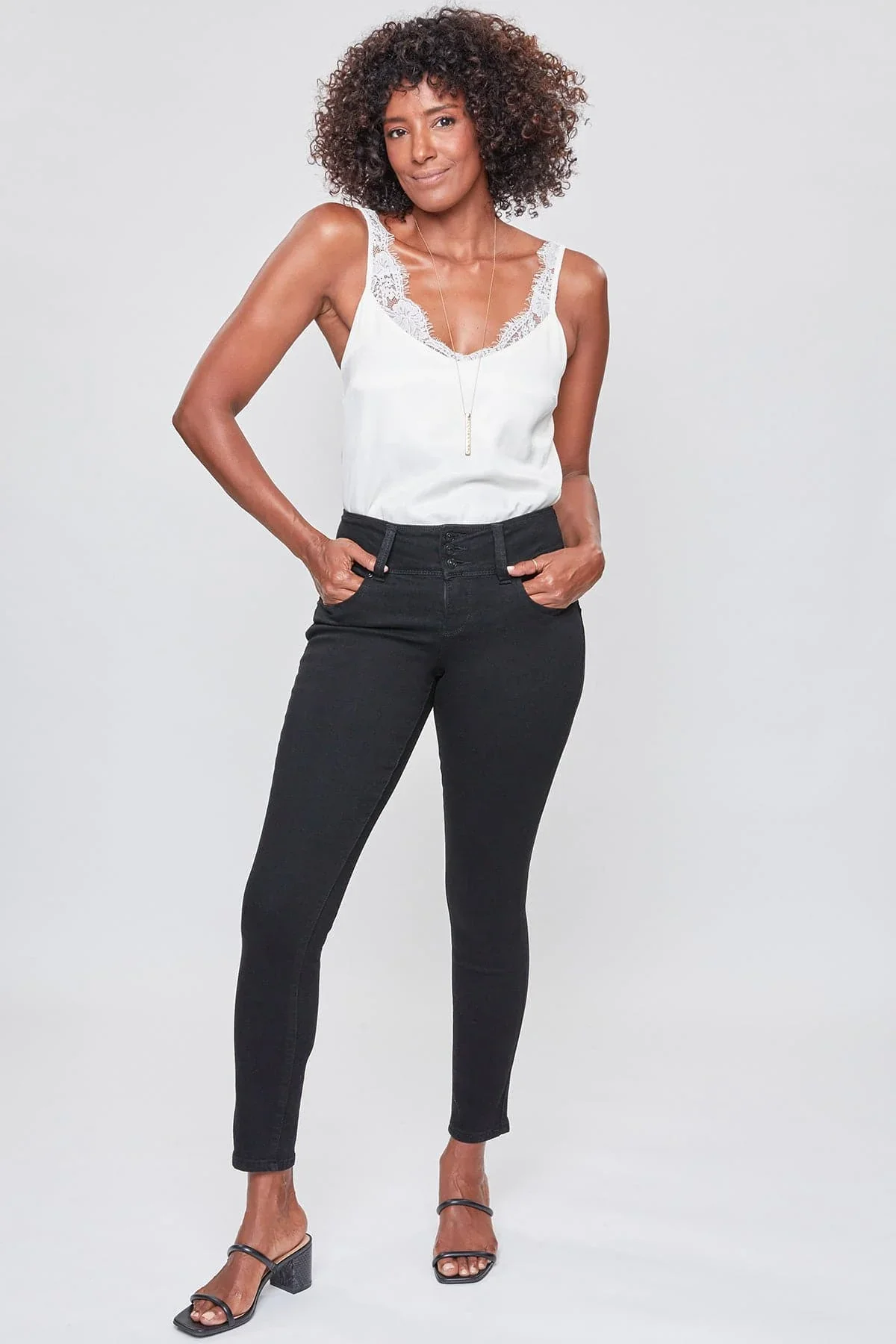 Image of Women's Sustainable WannaBettaButt Skinny Jeans