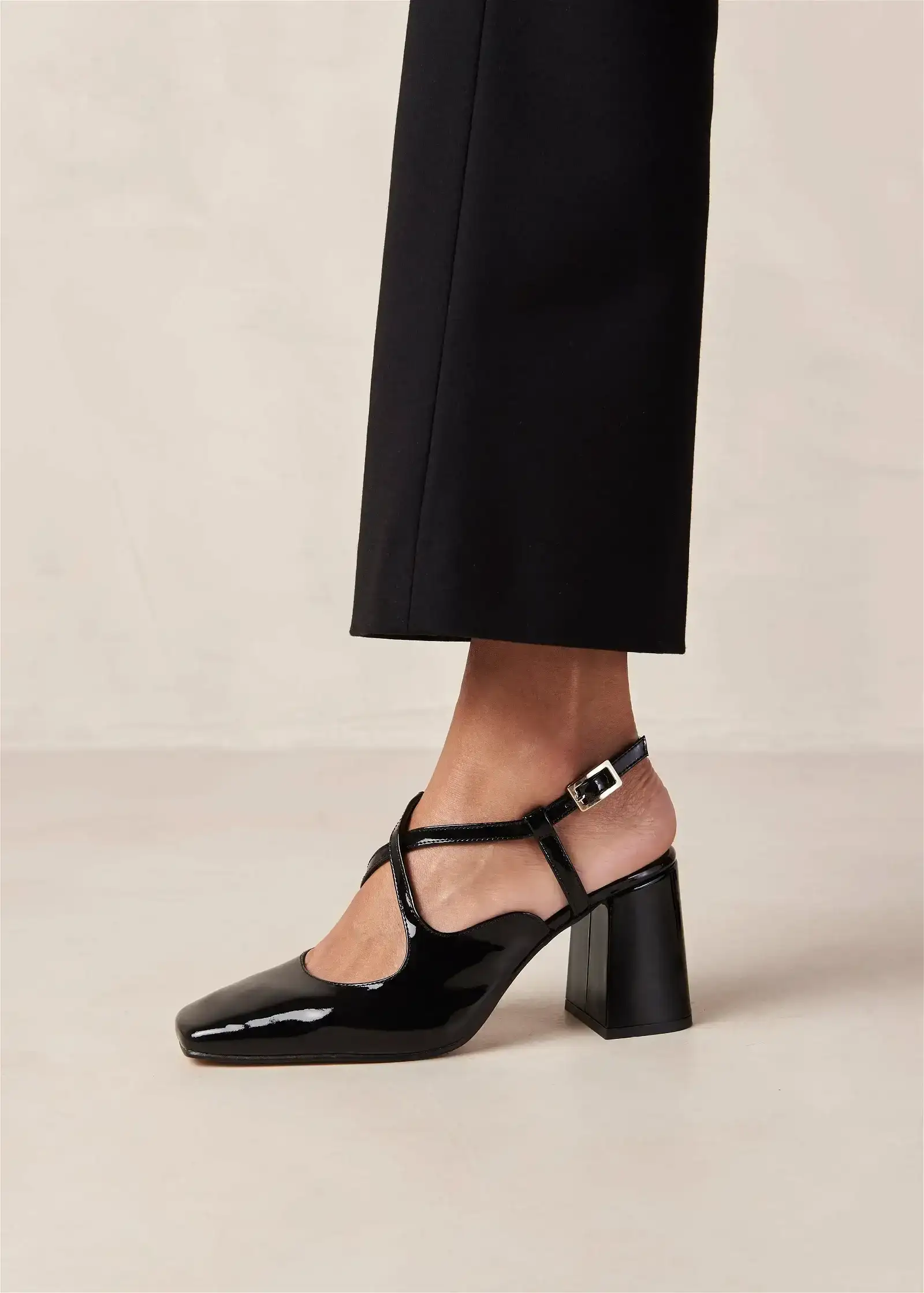 Image of Reggie Onix Black Leather Pumps