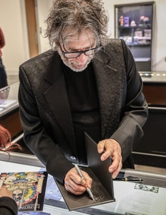 A Sale of Neil Gaiman’s Collection Surpasses Expectations to Fetch \\$1 Million