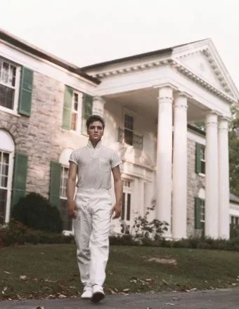 Sale of Elvis Presley’s Graceland Mansion Blocked by Lawsuit