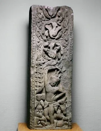 Art Institute of Chicago Returns a 12th-Century Temple Column to Thailand