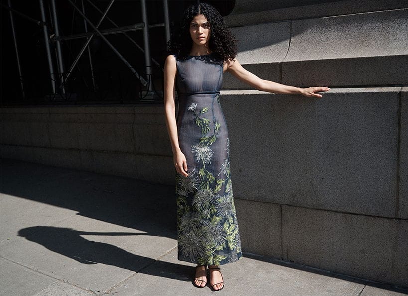 Model Wears Oscar de la Renta - Chrysanthemum Boat-Neck Column Gown