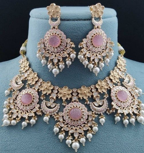 Image of TARINI EXCLUSIVE KUNDAN NECKLACE