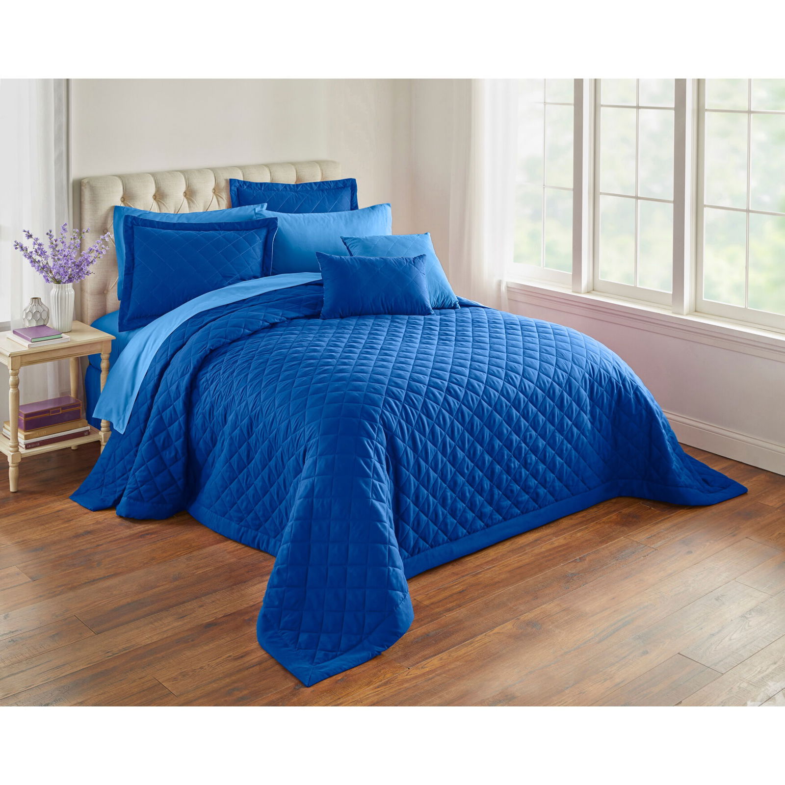 BH Studio Reversible Quilted Bedspread\ufeff