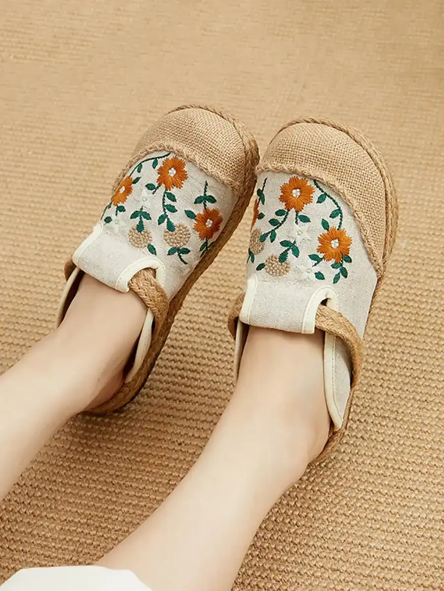 Women Summer Ethnic Flower Embroidery Slippers