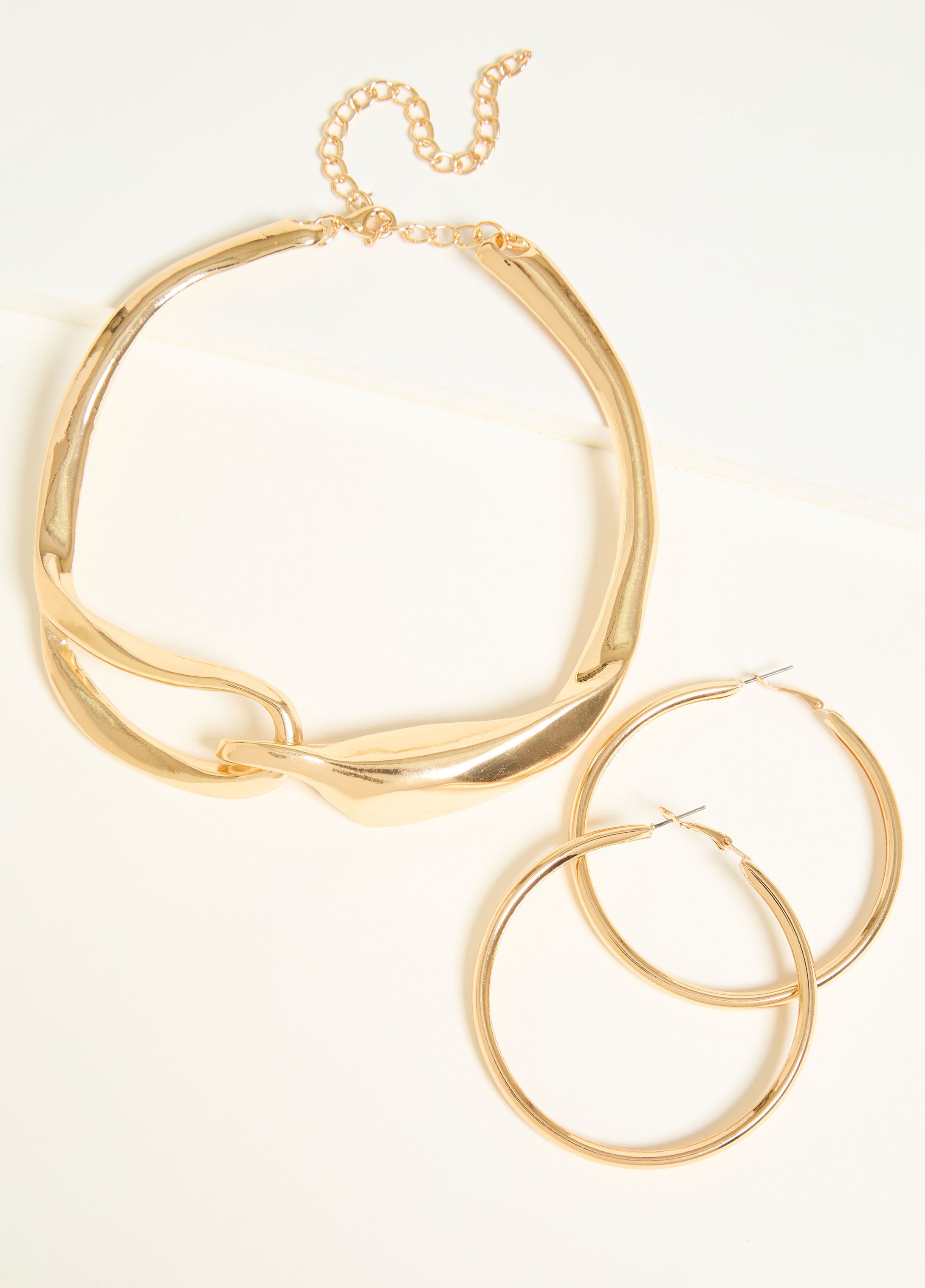 Gold Tone Collar Set