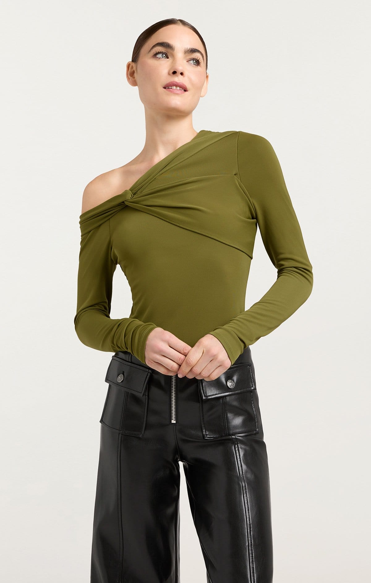 https://cinqasept.nyc/collections/sale/products/zaya-top-in-olive-green