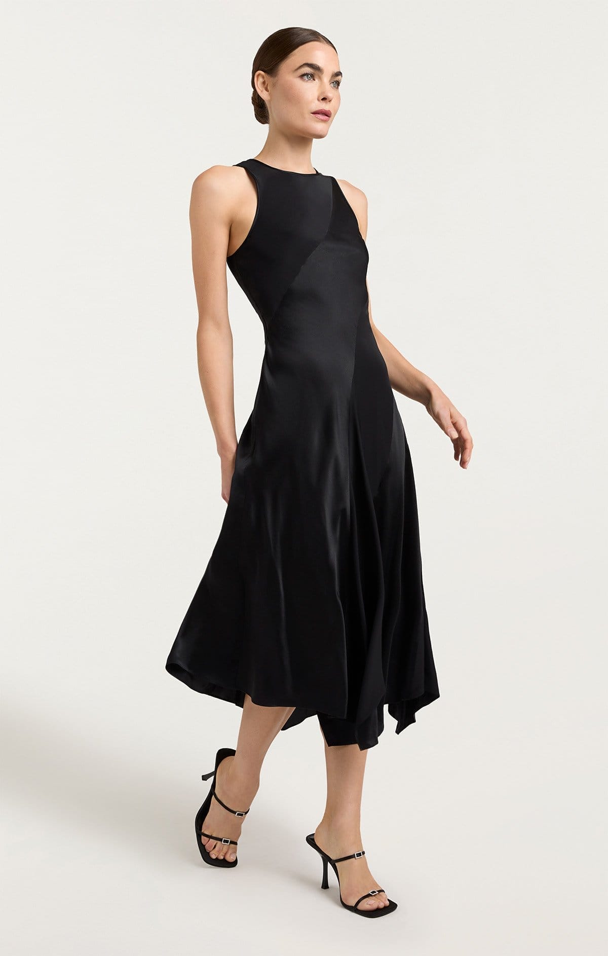 https://cinqasept.nyc/collections/blanc-et-noir/products/solana-dress-in-black