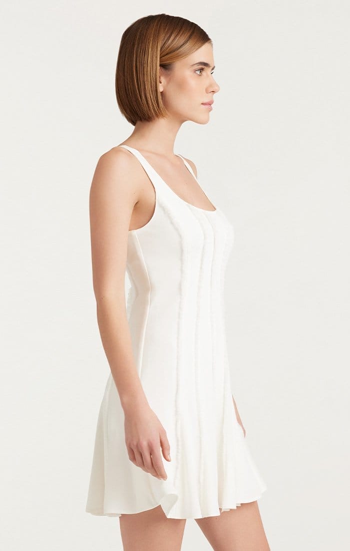 https://cinqasept.nyc/collections/joie-de-la-femme/products/brantley-dress-in-ivory