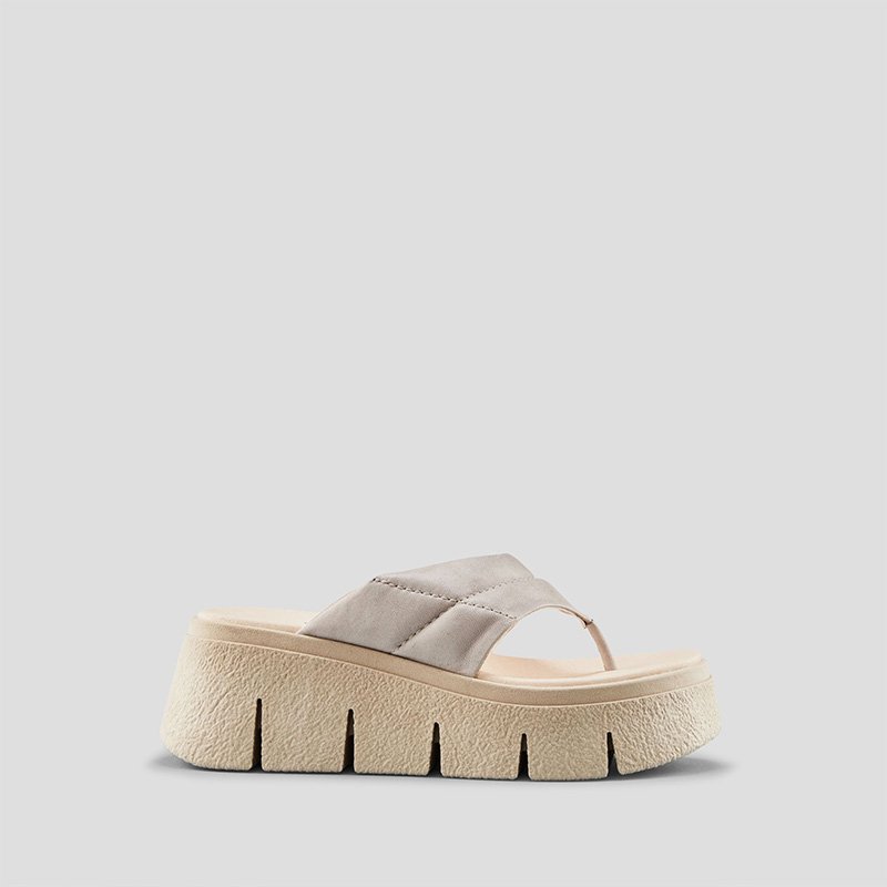 Abba Luxmotion Leather thong Wedge Sandal in Oatmeal