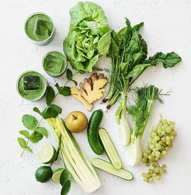 the *easiest* green juice recipe ever