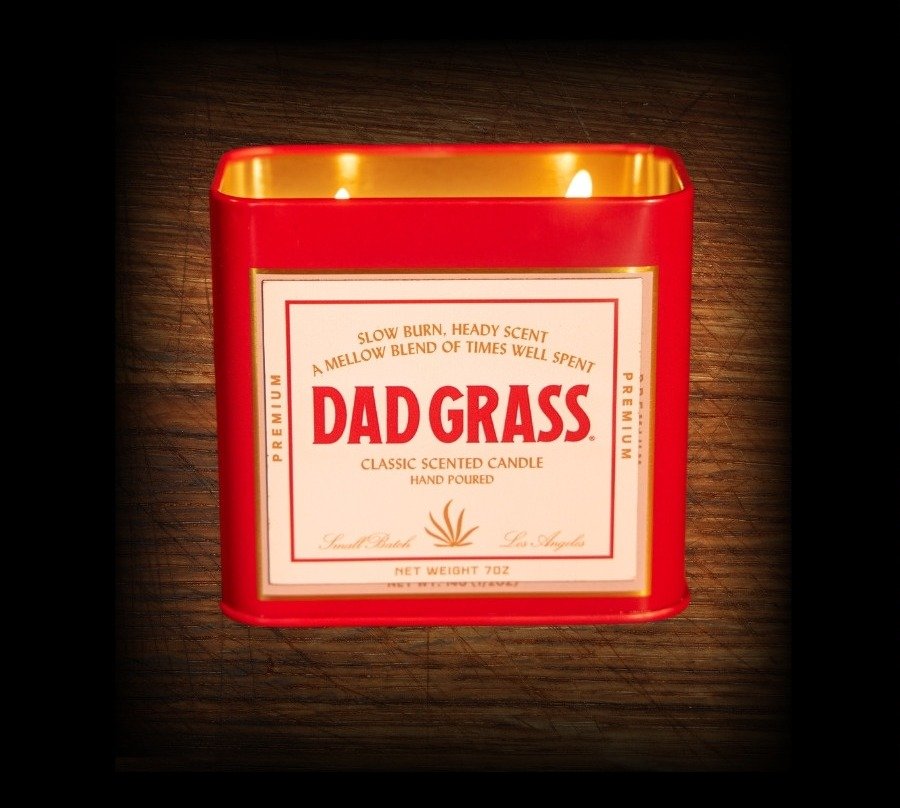 DAD GRASS CLASSIC SCENTED CANDLE