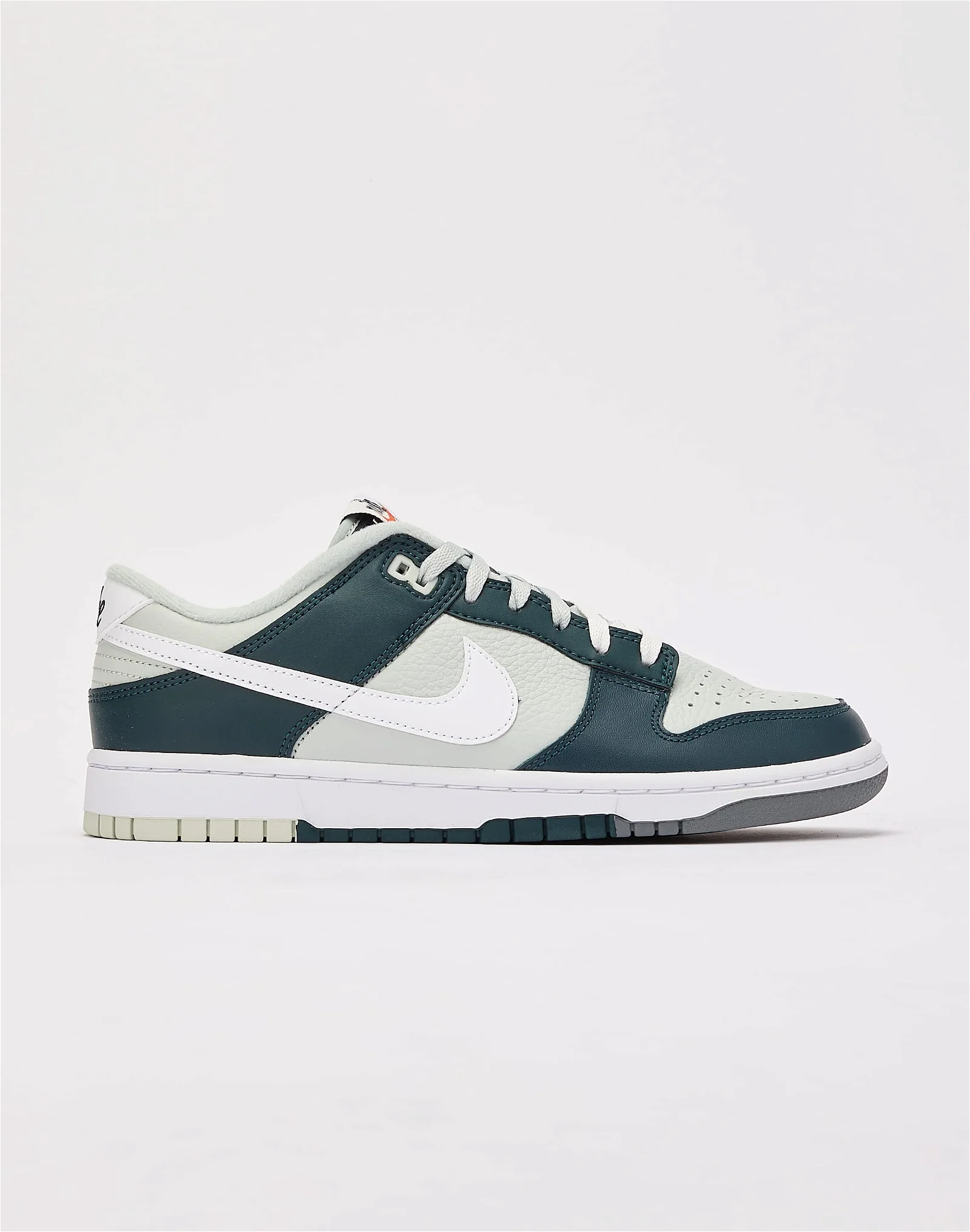 Image of Nike Dunk Low Retro