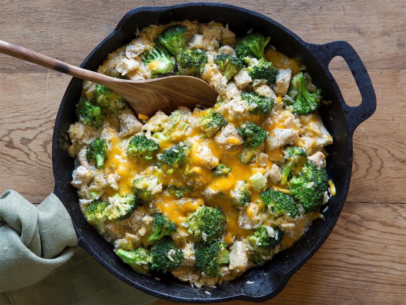 Cheesy Chicken, Broccoli, & Rice Skillet