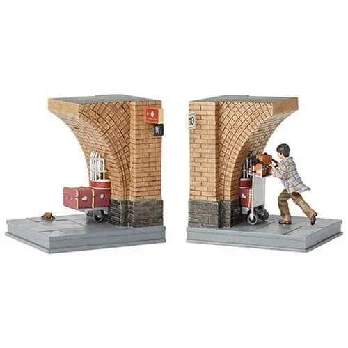 Wizarding World of Harry Potter Platform 9 3/4 Bookends Statue