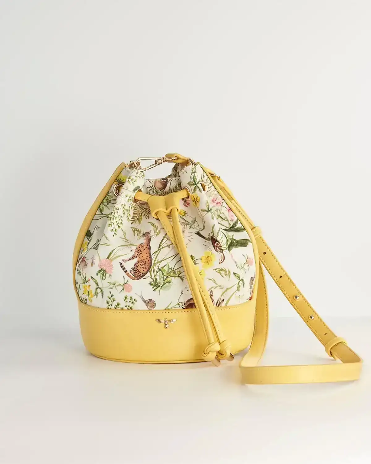 Image of Meadow Creatures Bucket Bag - Yellow