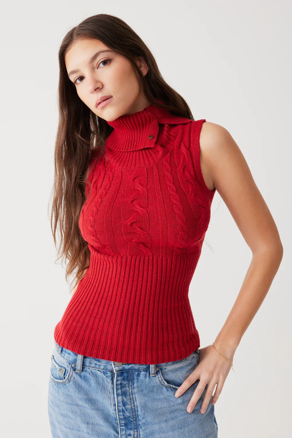 Image of Axel Cable Cloud Knit Sleeveless Sweater - Red Velvet