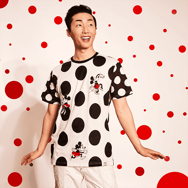 MINNIE ROCKS THE DOTS UNISEX TEE