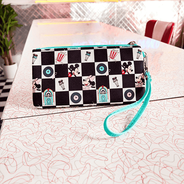 DATE NIGHT DINER WRISTLET