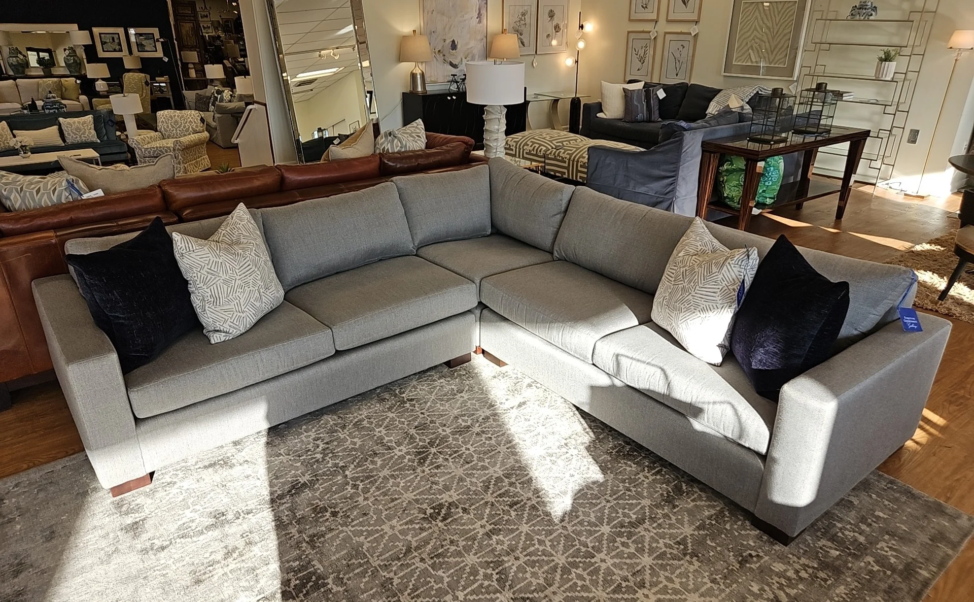 MG+ BW Sectional in Gray