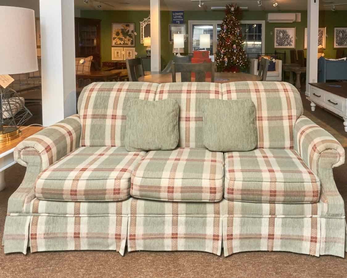  Broyhill Queen 3 Cushion Sleeper Sofa with Skirted Base 