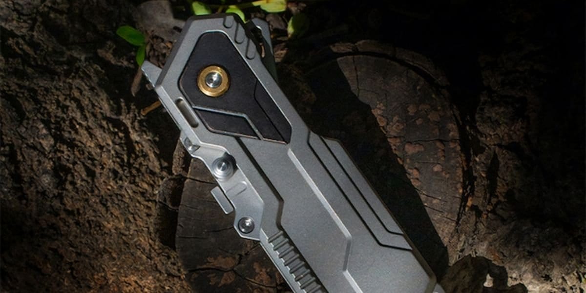 Titanium, Dual Flippers, Liner Lock, Quick-Change Blades — What Doesn't This EDC Utility Knife Have?