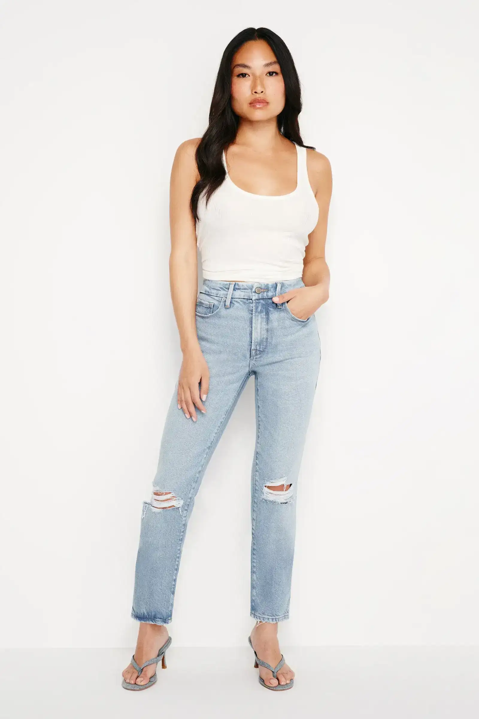 Image of SOFT-TECH GOOD PETITE STRAIGHT JEANS | INDIGO510