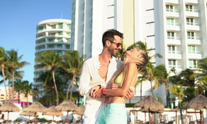 ✈ 3- or 5-Night All-Inclusive Cancún Resort w/ Air from Travel by Jen 