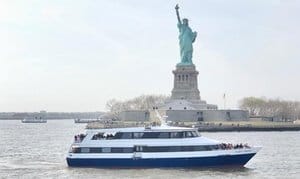 Cruise NYC's Waterways: 60-Minute Boat Tour of Statue of Liberty