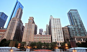 Hotel located near Magnificent Mile in Downtown Chicago