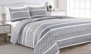 Paisley Floral Reversible Quilt Set Bedspread (2- or 3-Piece)