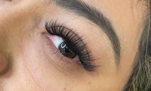 Full Set of Eyelash Extensions