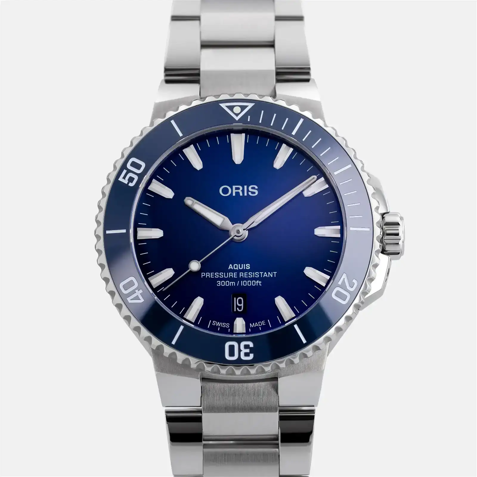Image of Aquis Date 41.5mm With Blue Dial