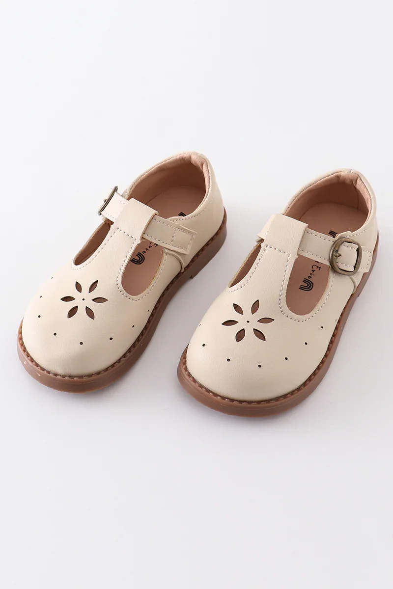 Image of Beige vintage appleseed mary jane shoes