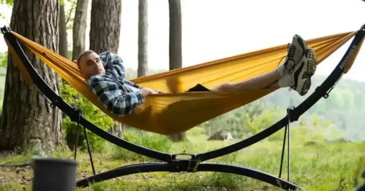 Anymaka: Portable Hammock Stand That Sets Up in 3 Seconds