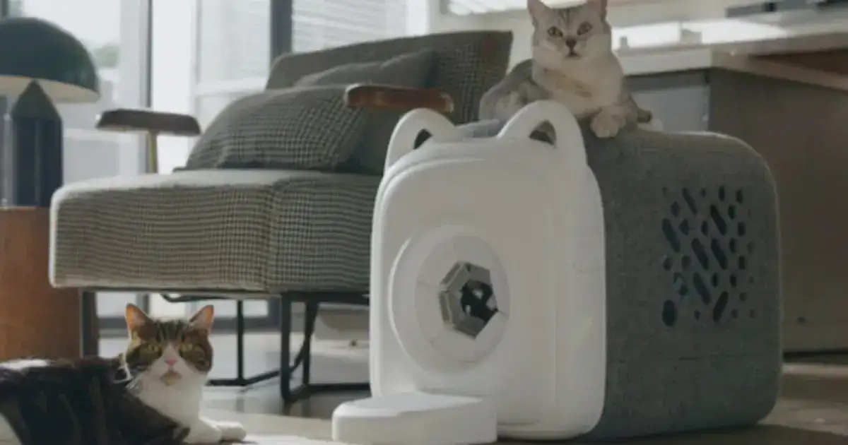 PawSwing: Purrring Automatic Cat Self-Groomer