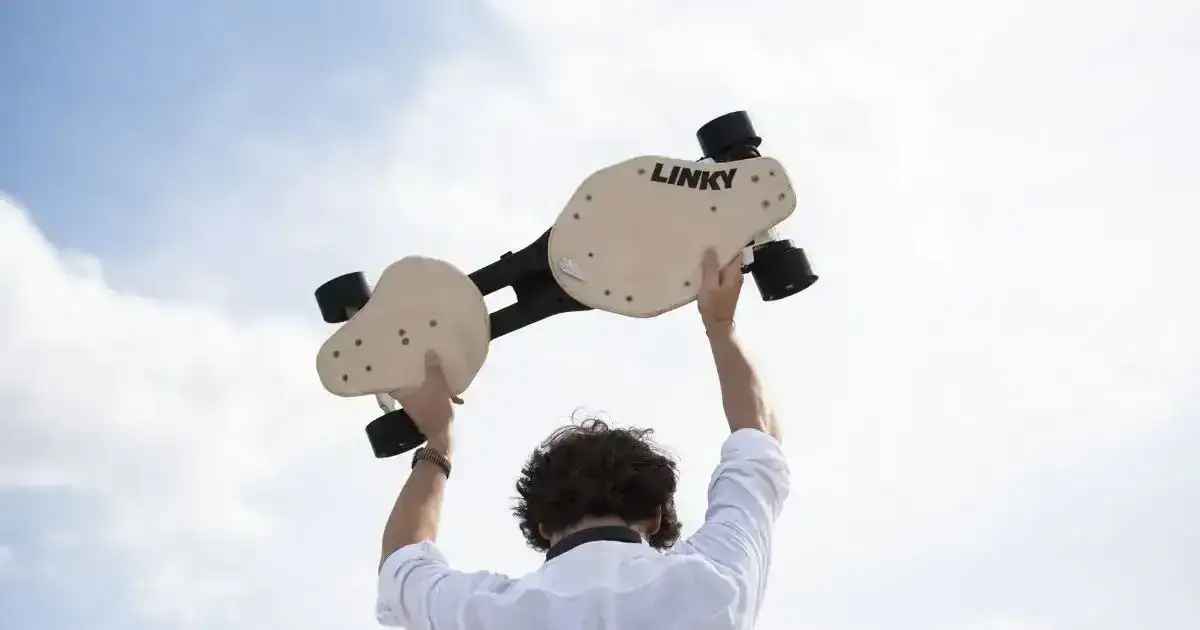 Linky 2.0: The First Foldable Electric Longboard