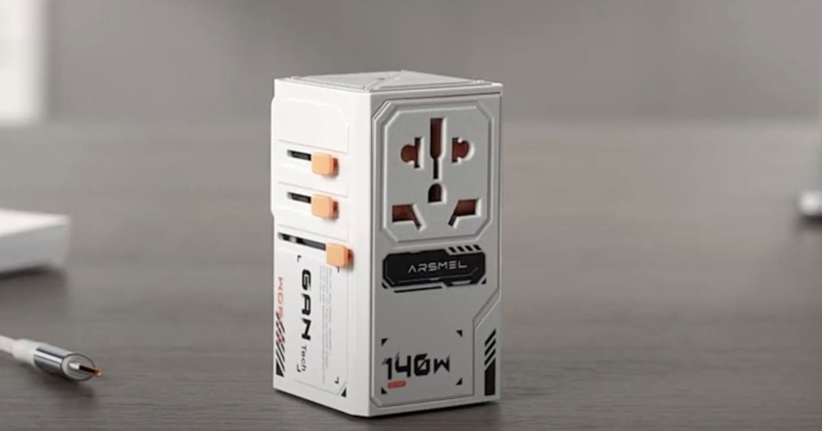 World's First Mecha All-in-One 160W Travel Adapter