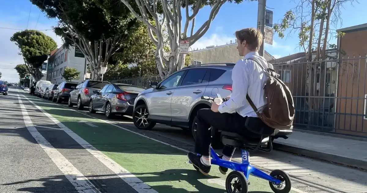 dashmoto: Lightest High-Performance Seated Scooter
