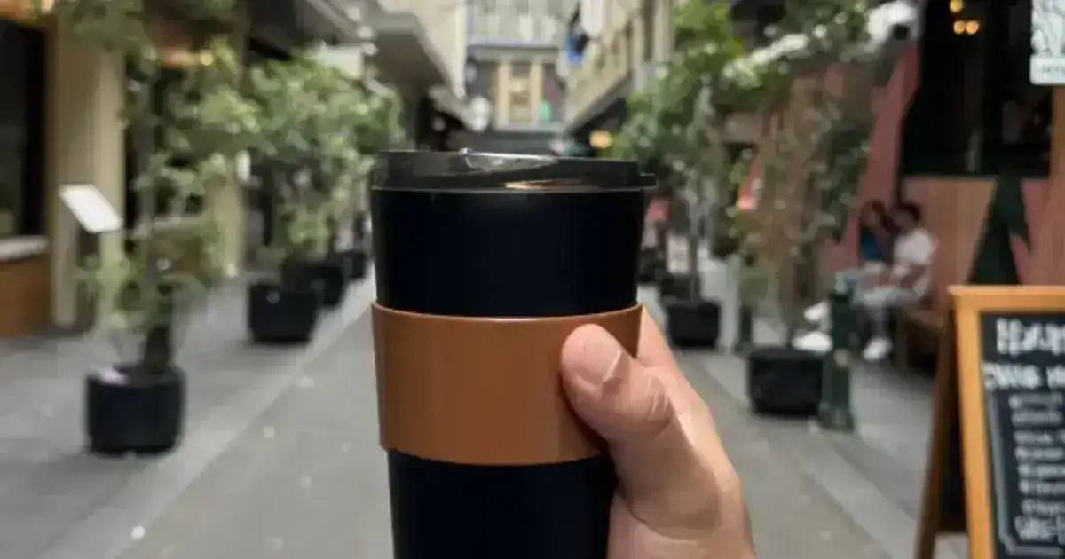 The World's First True Wireless Self-Heating Mug