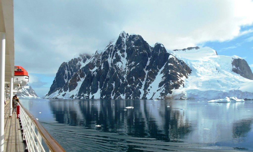 Cruise ship passing a glacier