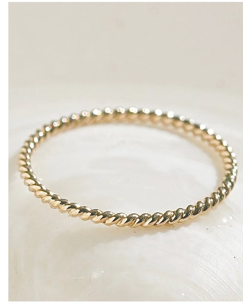 TWIST WIRE RING