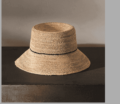 CROCHET BUCKET HAT WITH BLACK STRIPE