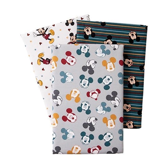 Team and Licensed Character Fabric and No-Sew Throw Kits.