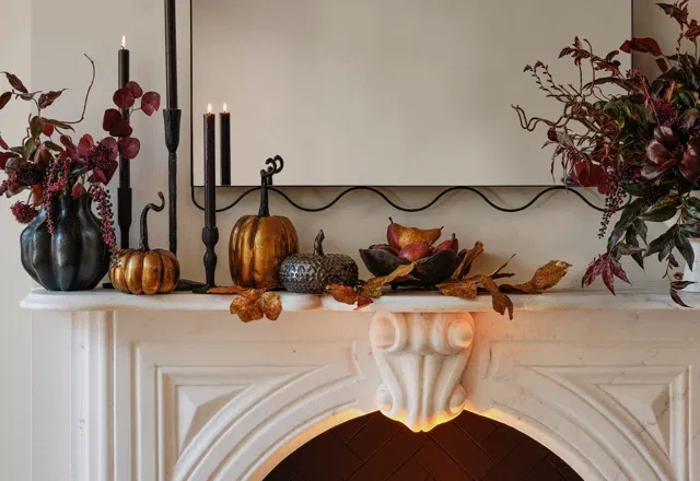 Halloween Decor & Hosting